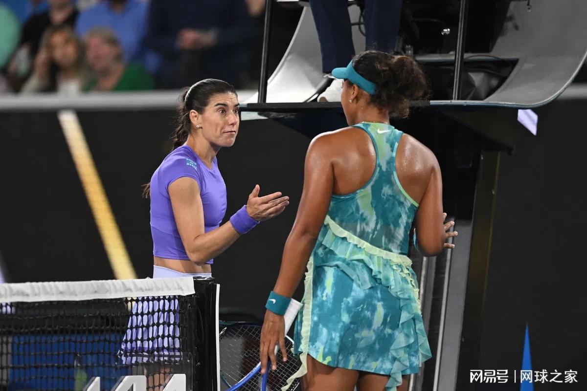 足球即時比數直播-德约妻子罕见亲自下场批评球员：一点也不尊重人！